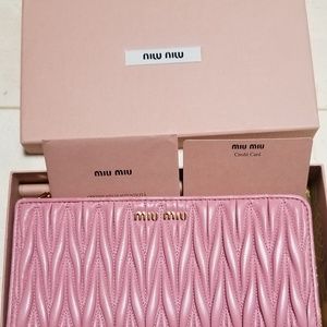 MIU MIU SIGNATURE WALLET